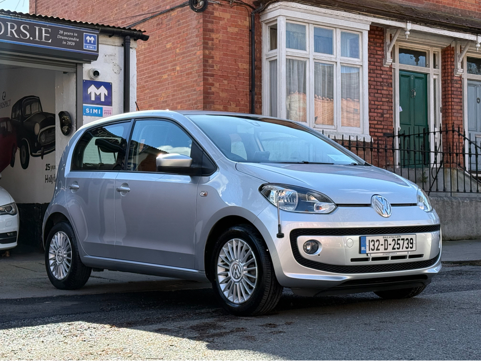 2013 Volkswagen up! - image 3