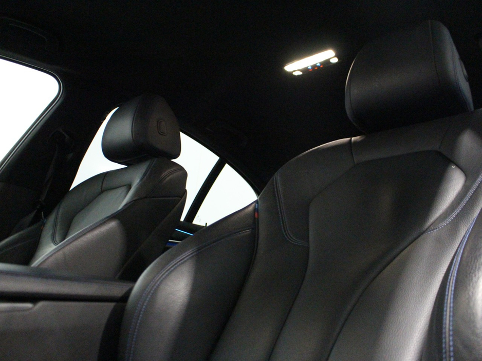 2021 BMW 5 Series - image 28