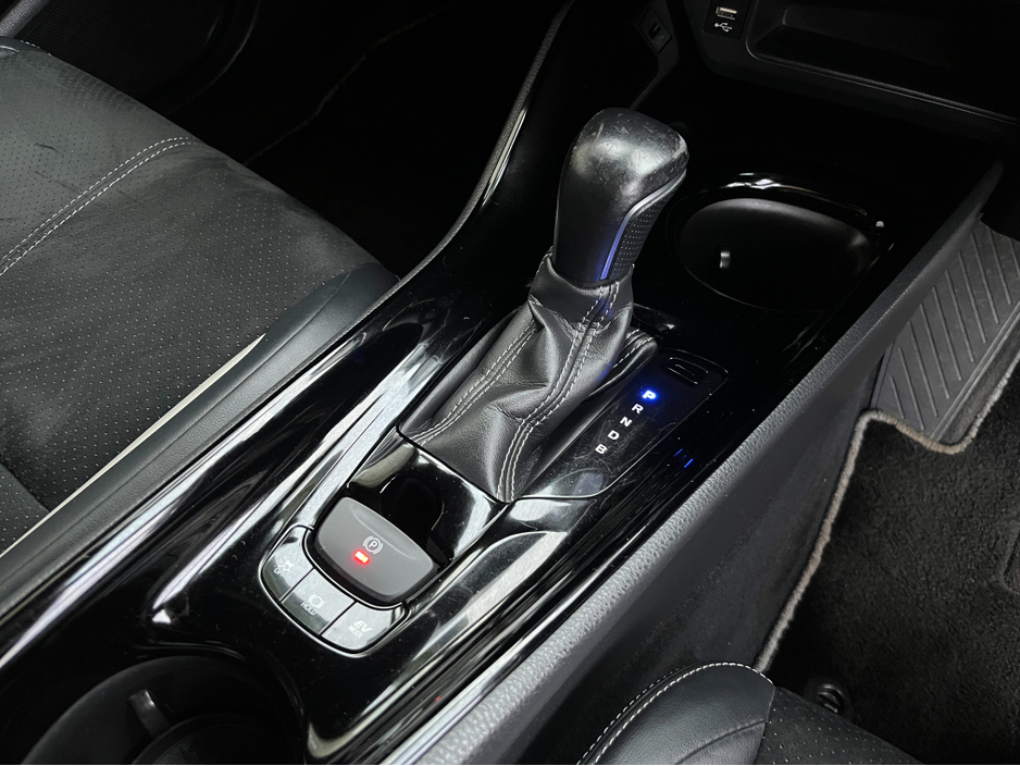 2019 Toyota C-HR GR SPORT AUTOMATIC HYBRID 1.8 PETROL //HALF LEATHER SEATS//ADAPTIVE CRUISE CONTROL//KEYLESS ENTRY//REVERSE CAMERA// €22,950