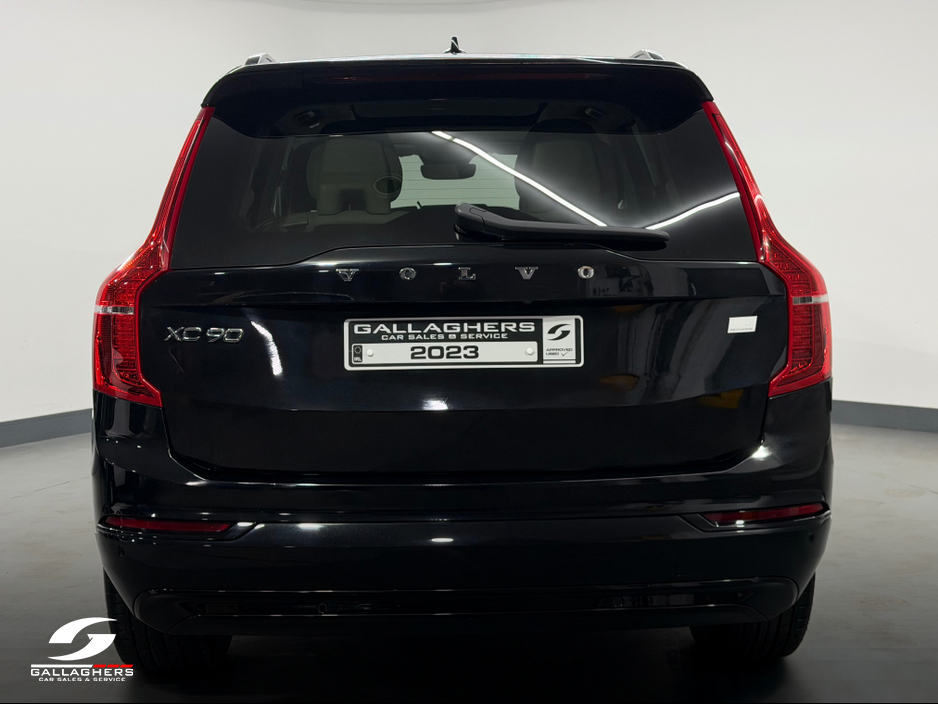 2023 Volvo XC90 - image 10