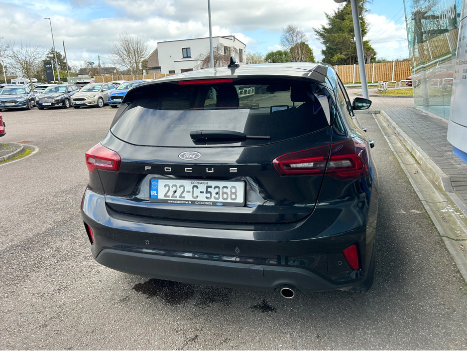 2022 Ford Focus - image 4