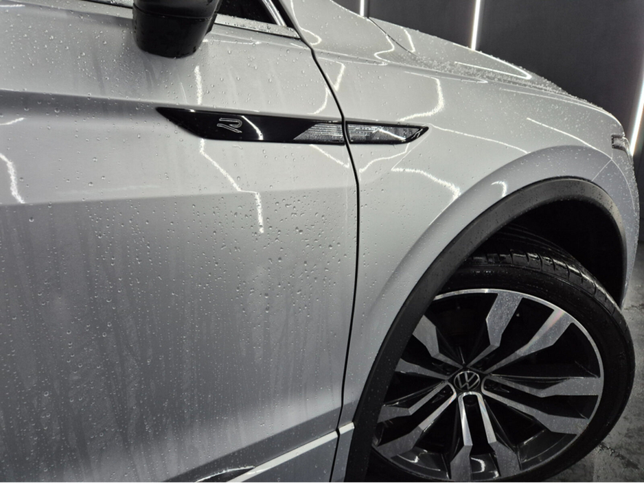 2021 Volkswagen Tiguan - image 3