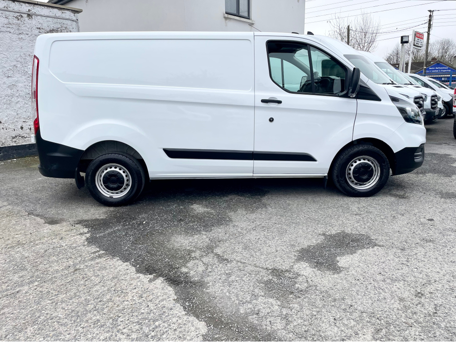 2022 Ford Transit Custom - image 15
