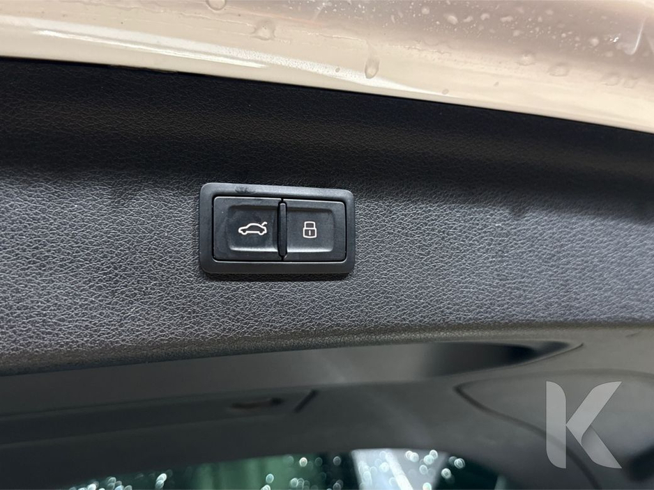 2017 Audi Q3 1.4 TFSI - AUTOMATIC - ALLOY WHEELS - ELECTRIC TAILGATE - MULTI FUNCTION STEERING WHEEL - CRUISE CONTROL - REVERSE CAMERA €18,950