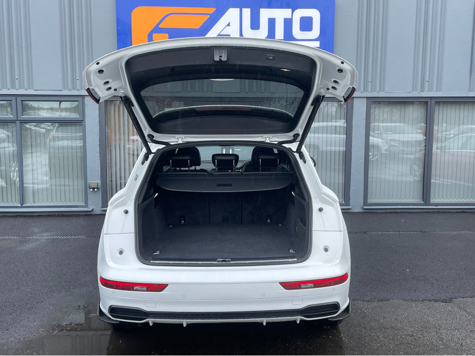 2020 Audi Q5 2.0TFSIE 50 QTIP 5DR BLACK EDITION €39,950