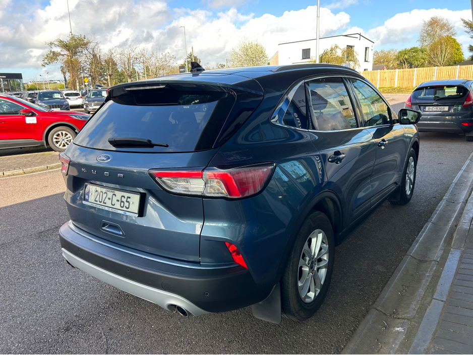 2020 Ford Kuga - image 10