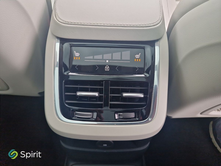 2023 Volvo XC90 - image 17