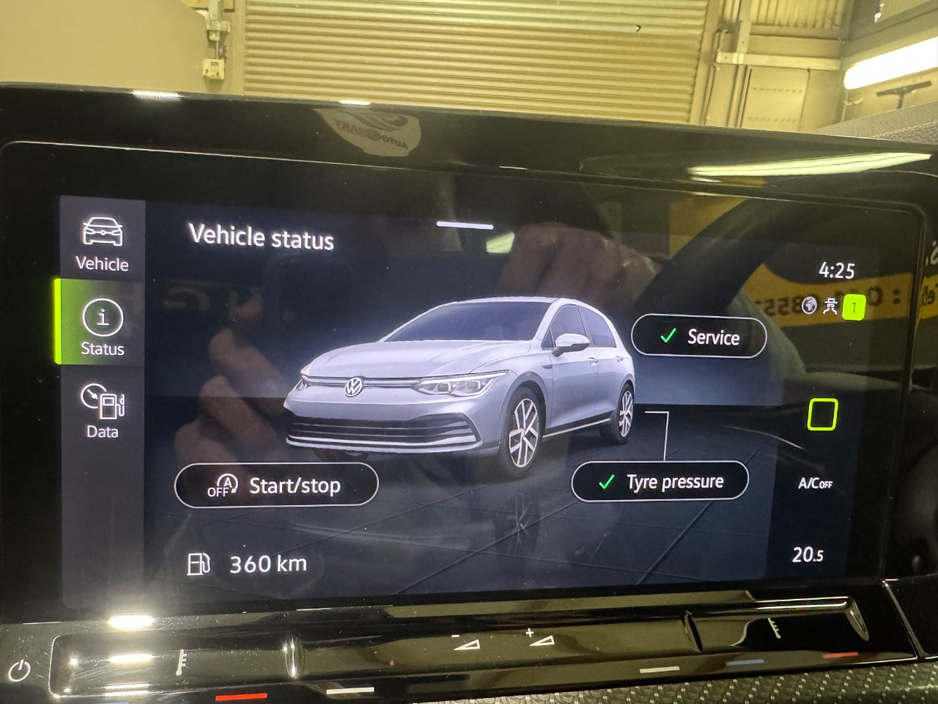 2024 Volkswagen Golf - image 27