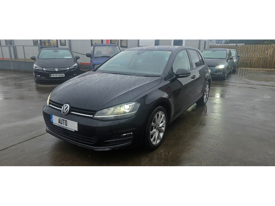 2017 Volkswagen Golf - image 11