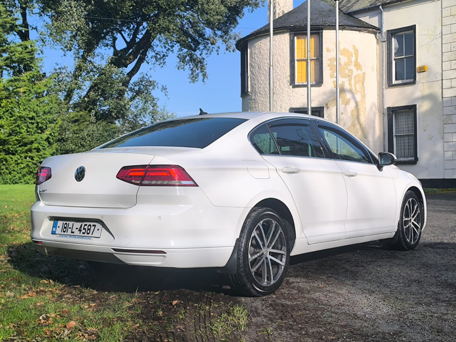 2018 Volkswagen Passat - image 12