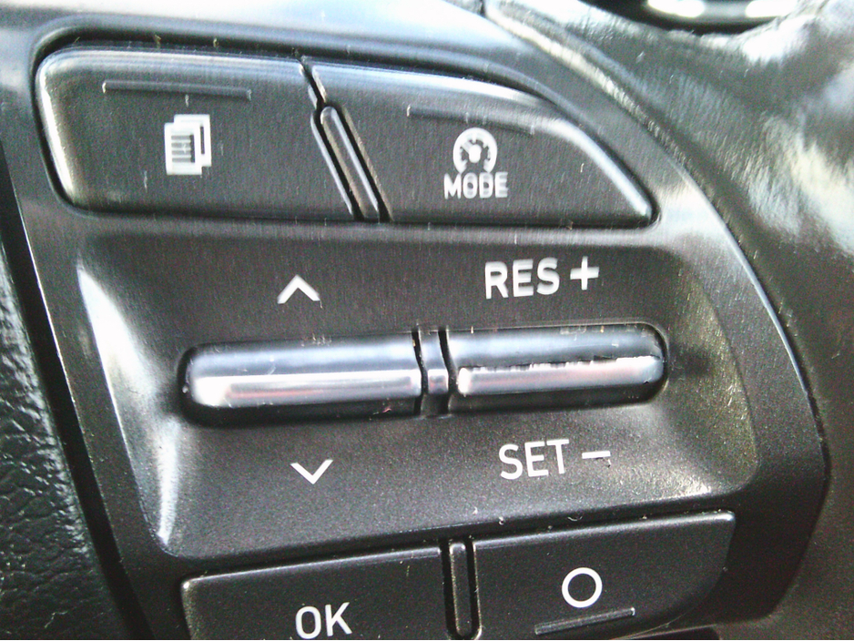 2017 Hyundai i30 NEW NCT 2028, DELUX, CRUISE , REVERSE CAMERA, €180 TAX, LOW KMS. HISTORY. €12,999