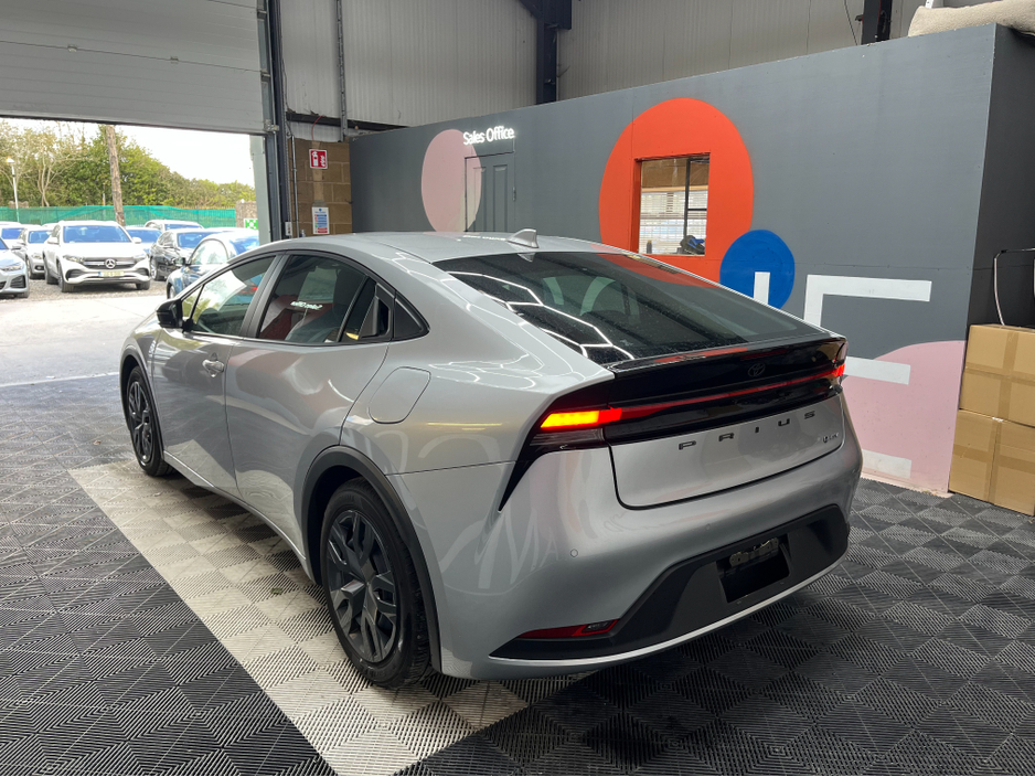 2025 Toyota Prius - image 4