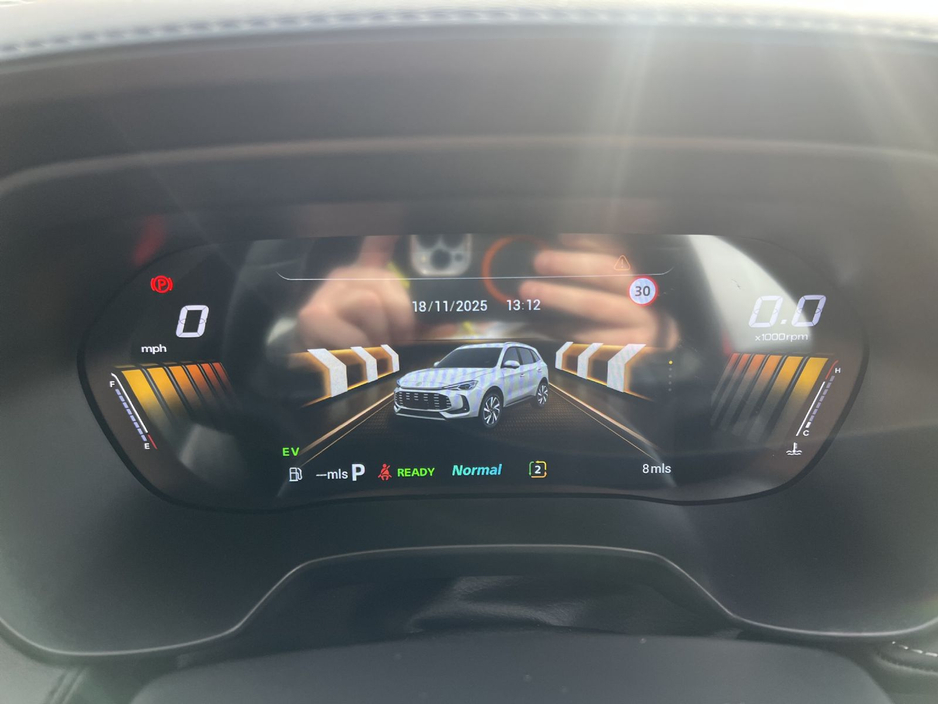 2026 MG ZS TROPHY HYBRID. €27,134