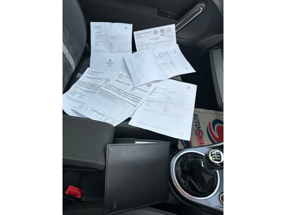 2017 Volkswagen Beetle - image 25