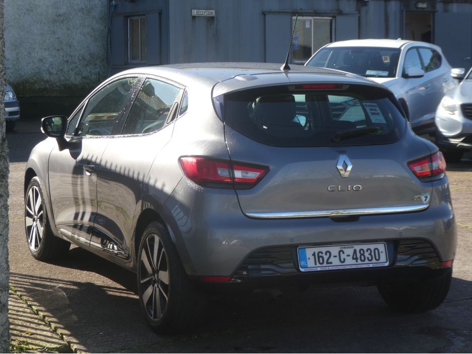 2016 Renault Clio - image 4