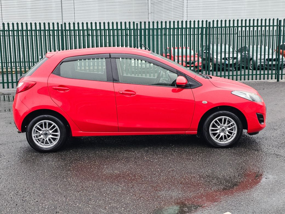 2014 Mazda Demio - image 7