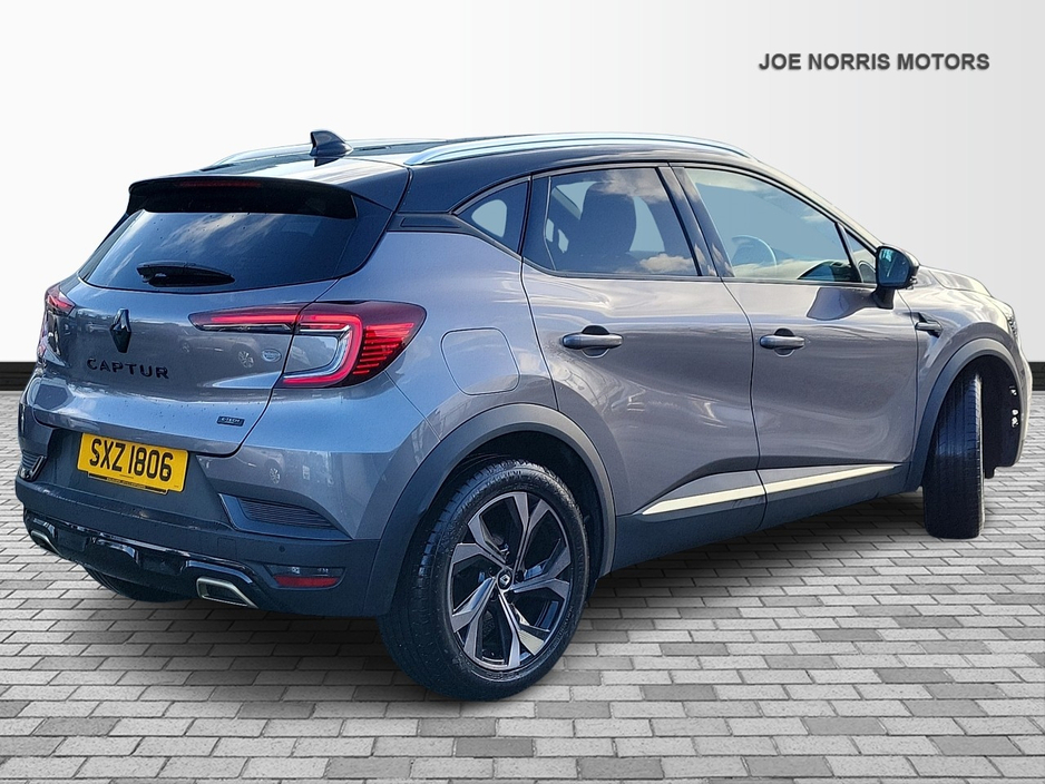 2023 Renault Captur E-TECH ENGINEERED 1.6i HRV AUTO 145HP €27,950