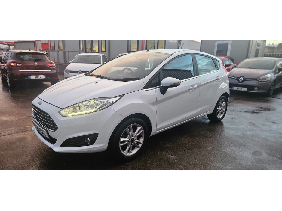 2016 Ford Fiesta ZETEC TURBO 1.0 eco 100 low miles €8,750