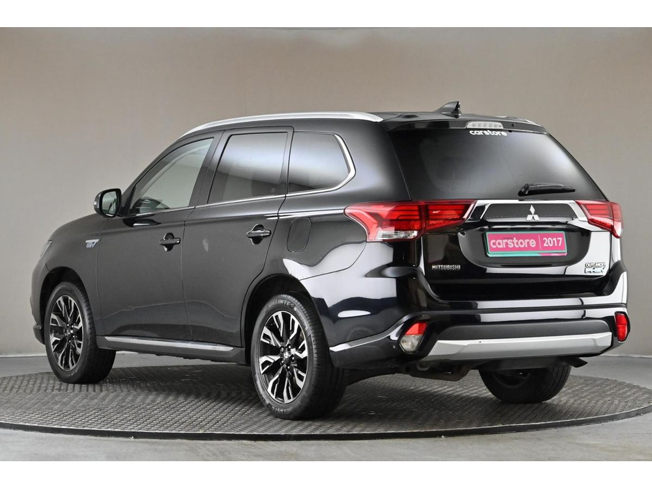 2017 Mitsubishi Outlander - image 7