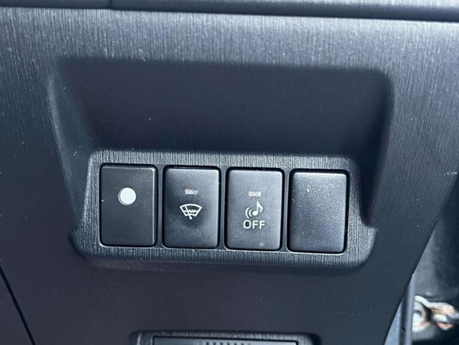 2017 Toyota Prius - image 27