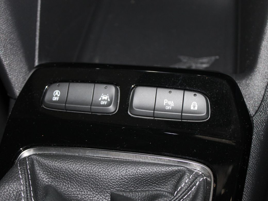 2022 Opel Mokka - image 23