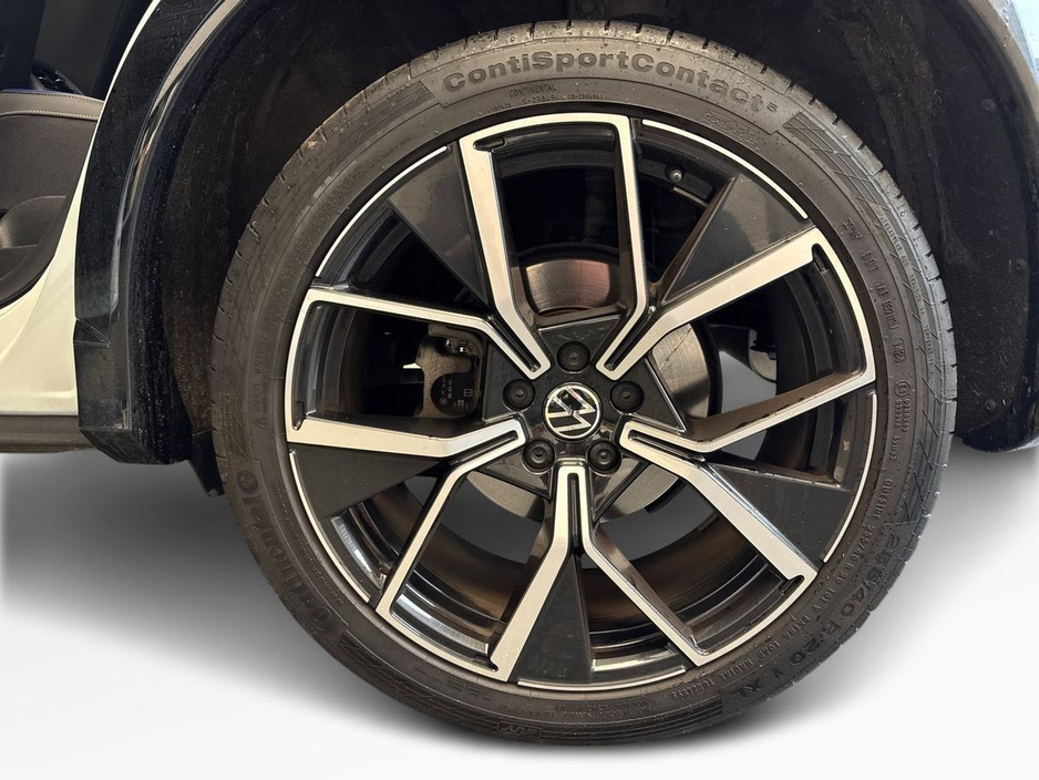 2024 Volkswagen Tiguan - image 5