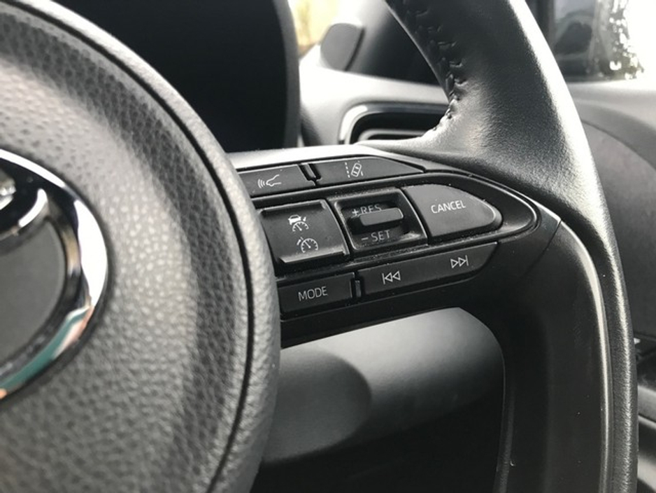 2023 Toyota Yaris Cross LUNA SPORT - GRANDONS €27,995