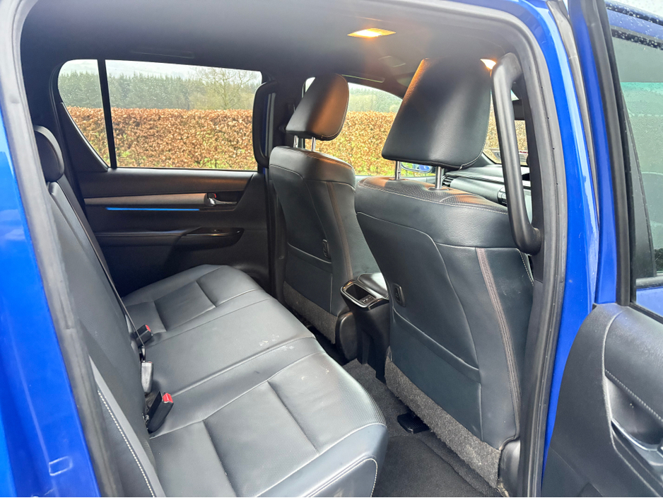 2023 Toyota Hilux - image 10