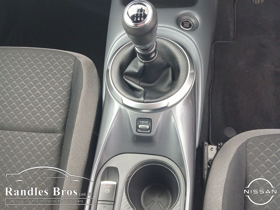 2021 Nissan Juke - image 17