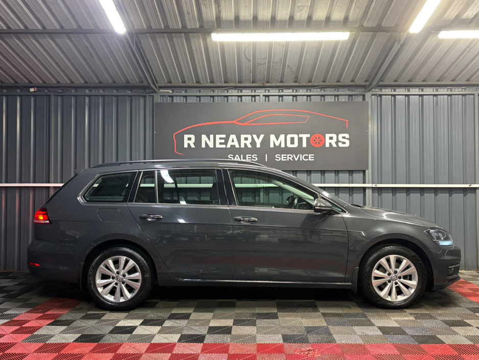 2018 Volkswagen Golf - image 4