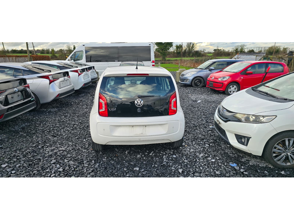 2014 Volkswagen up! - image 9