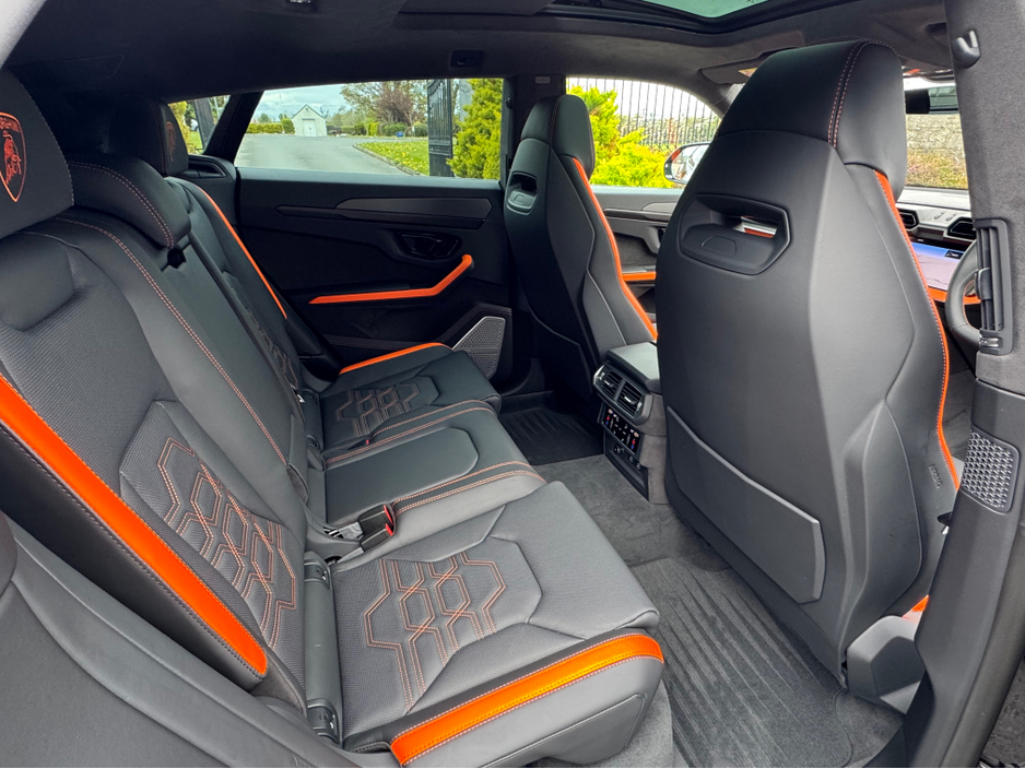2025 Lamborghini Urus - image 14