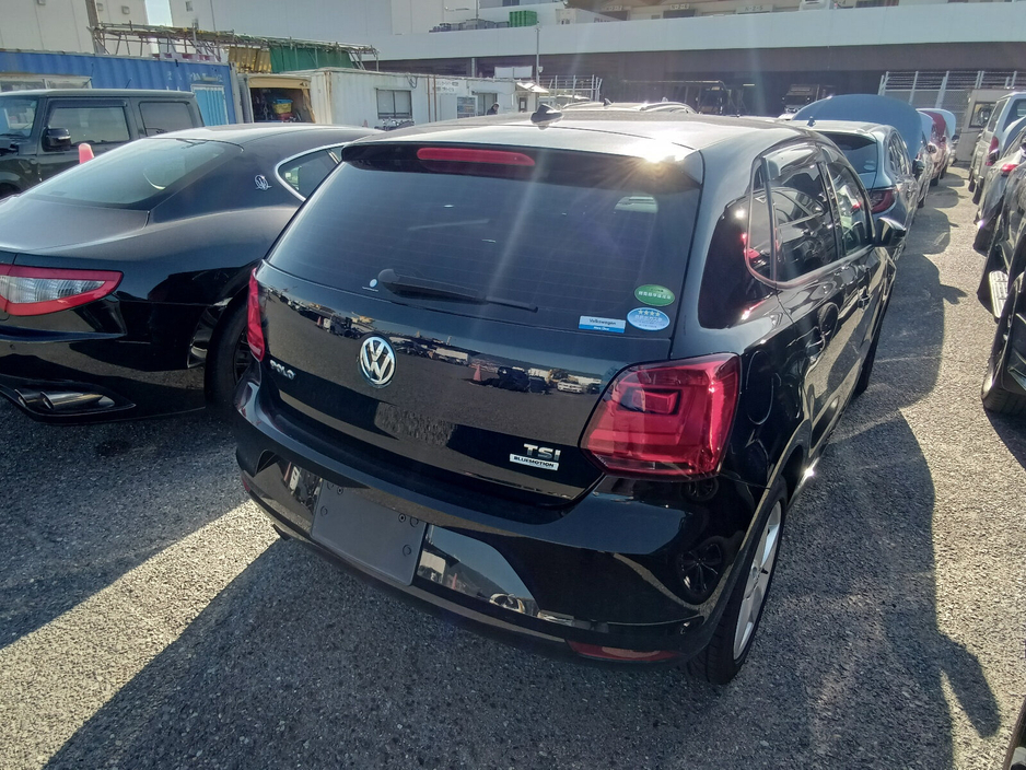 2017 Volkswagen Polo  €13,950