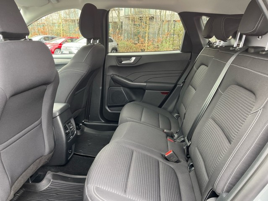 2023 Ford Kuga - image 8
