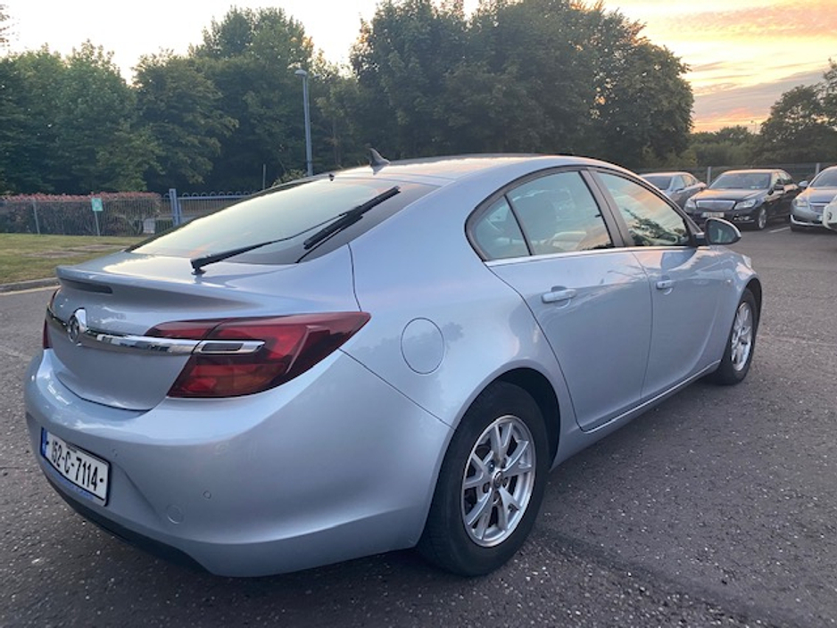 2015 Opel Insignia - image 7