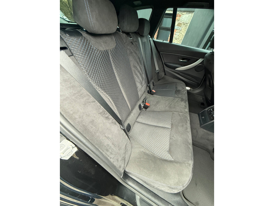 2014 BMW 3 Series - image 11