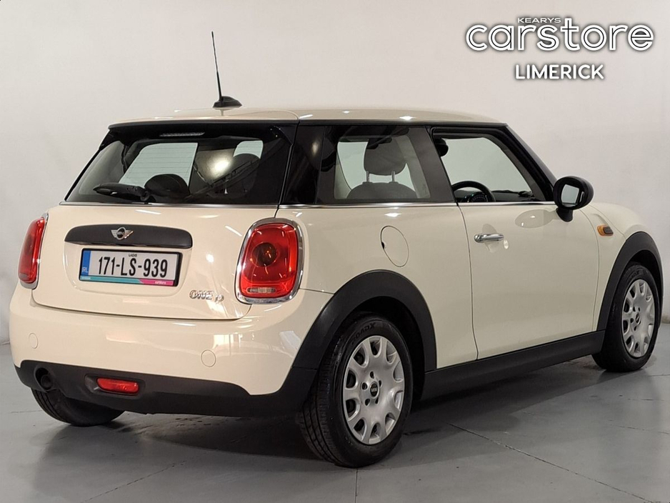 2017 MINI Hatch ONE D XN12 2 DR €14,480
