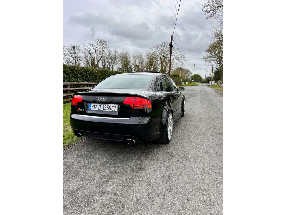 2007 Audi RS4 - image 4