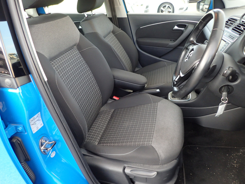 2015 Volkswagen Polo - image 4