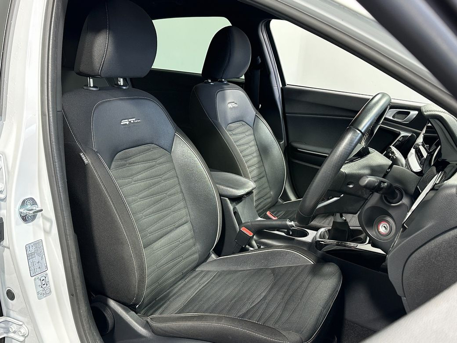 2024 Kia Ceed - image 10