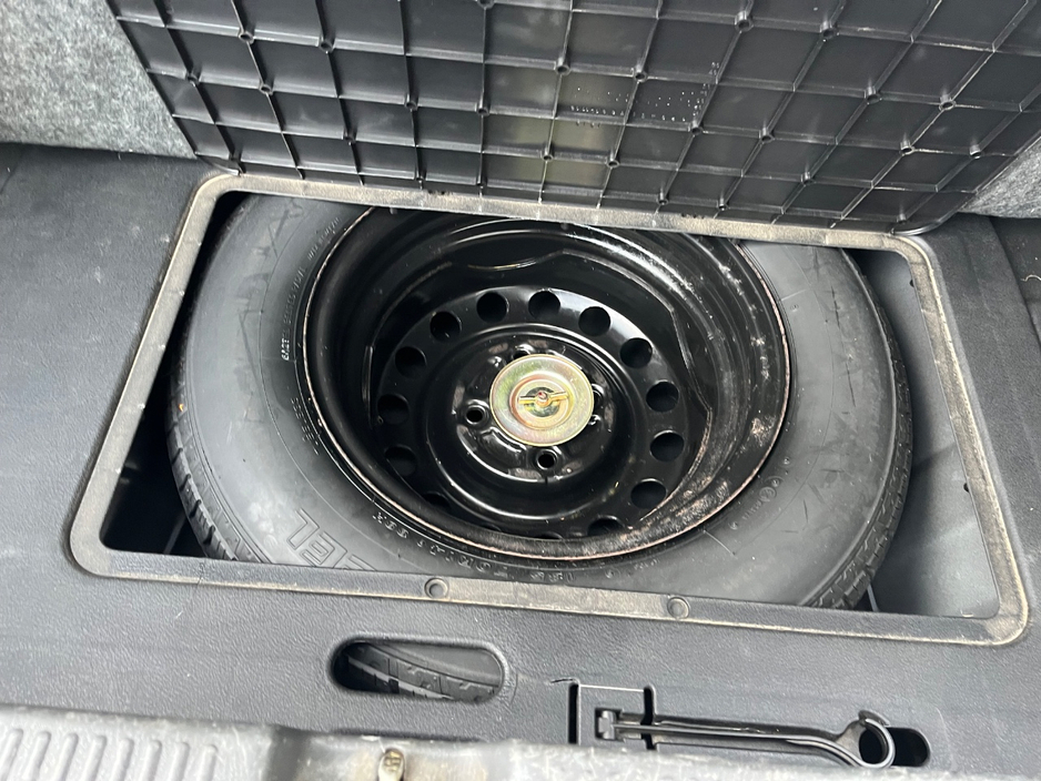 1994 Mitsubishi Galant - image 14