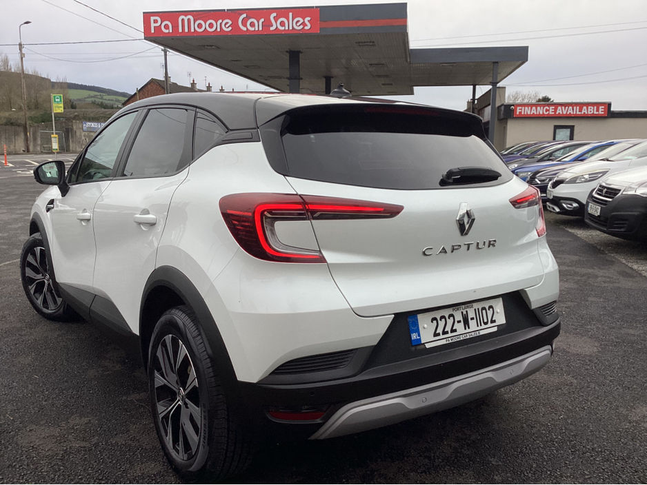2022 Renault Captur - image 6
