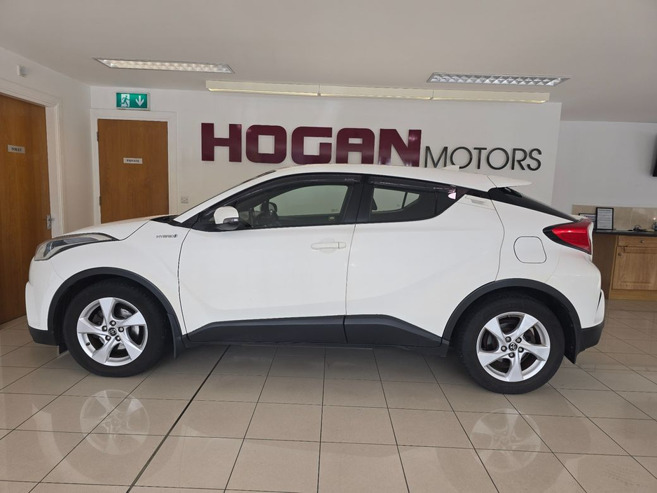 2017 Toyota C-HR - image 4