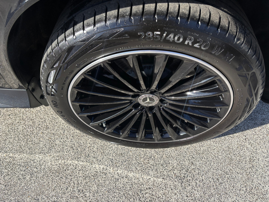 2024 Mercedes-Benz GLC Class - image 9