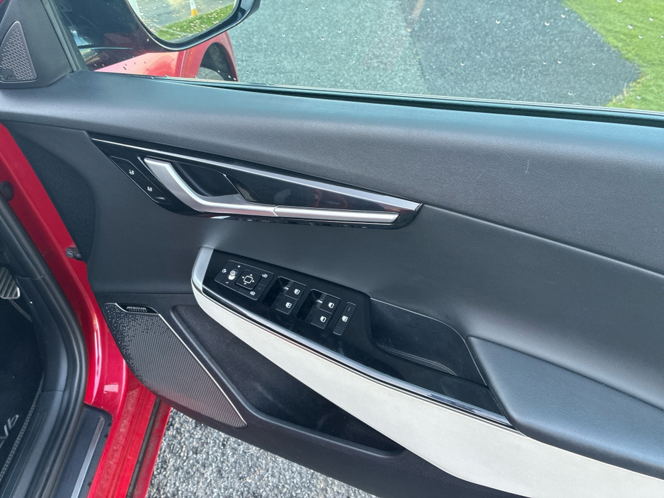 2022 Kia EV6 - image 11