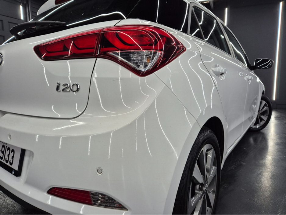 2017 Hyundai i20 - image 4