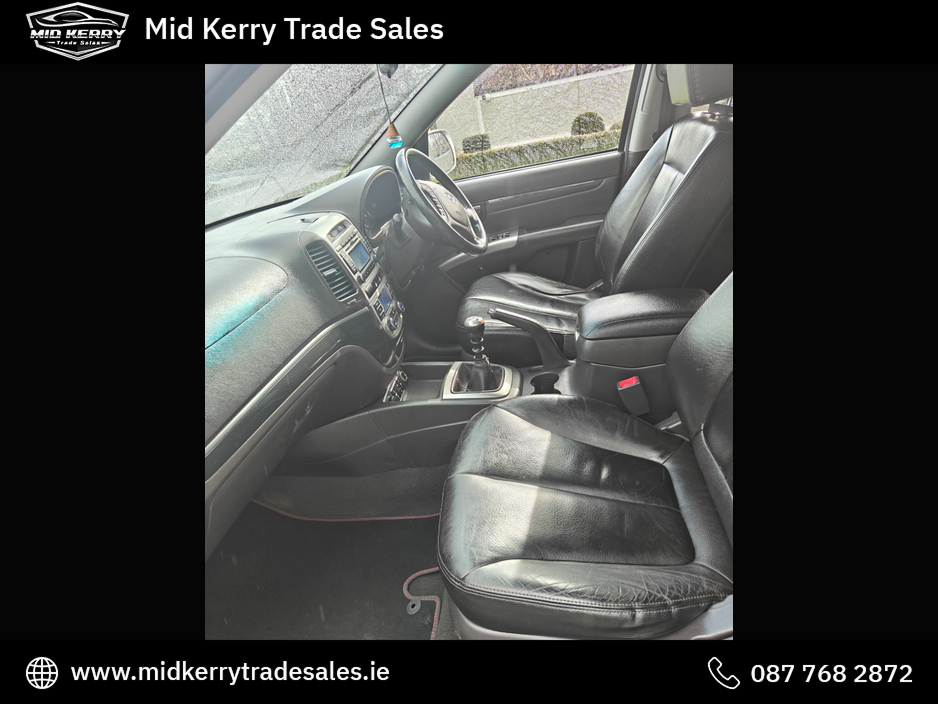 2011 Hyundai Santa Fe - image 10