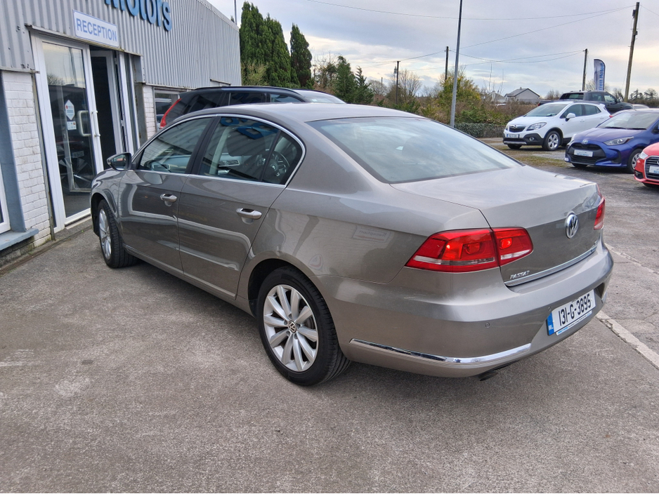 2013 Volkswagen Passat - image 11