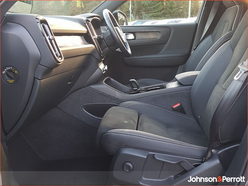 2025 Volvo EX40 82 kWh Extended Range Plus €49,900