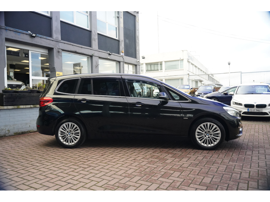 2018 BMW 2 Series Active Tourer - image 3